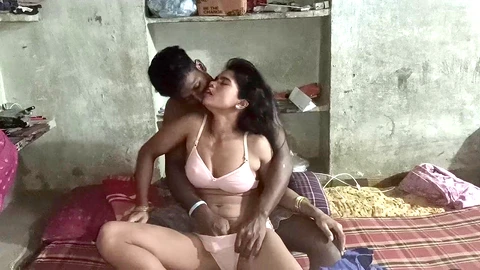 Bouffant une chatte, une gonzesse, féminin