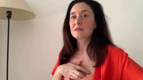 Uxue Bengoa's first appointment as the sexyologist in a seductive roleplay